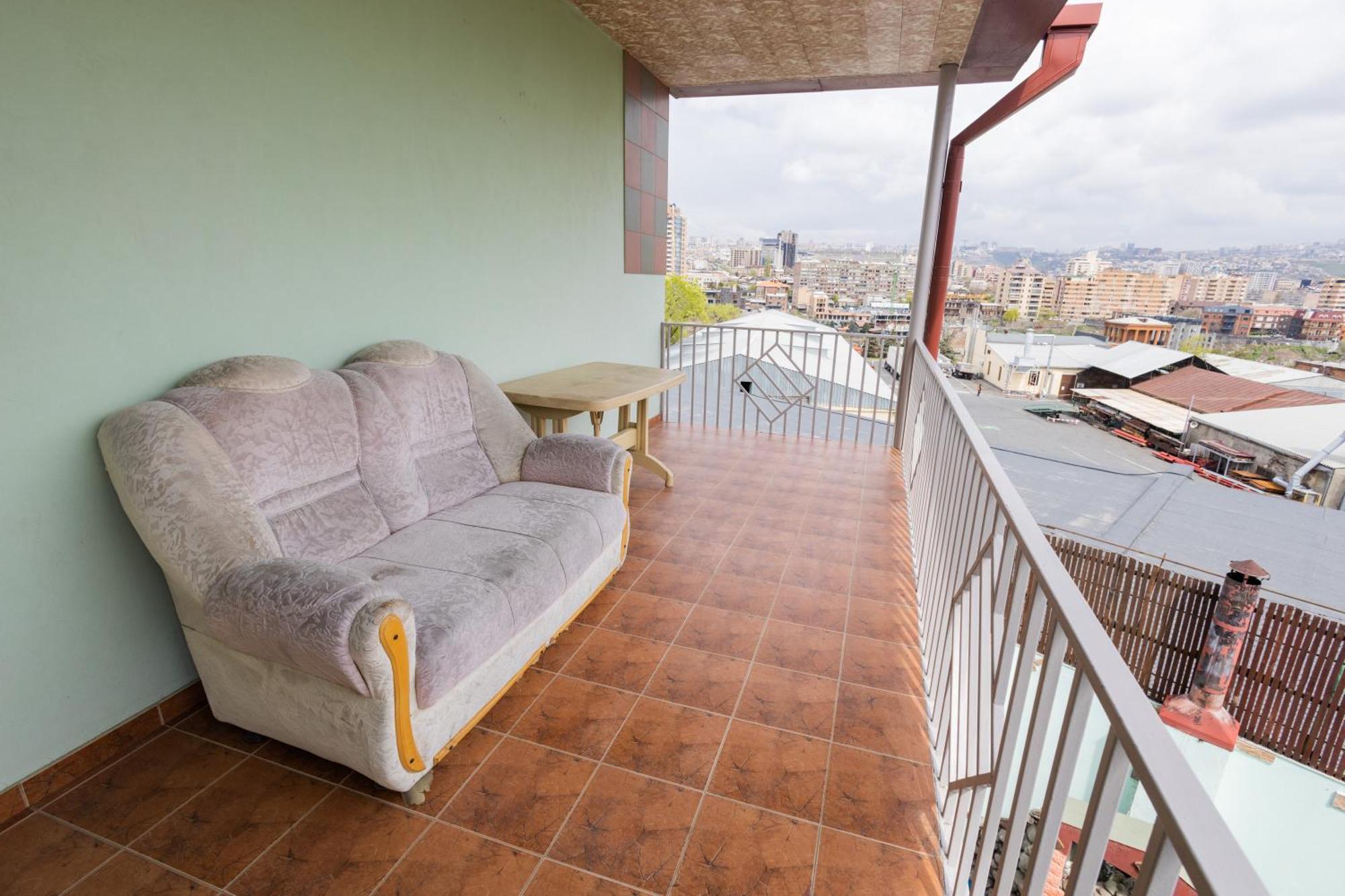 Yan Hotel Yerevan Bagian luar foto