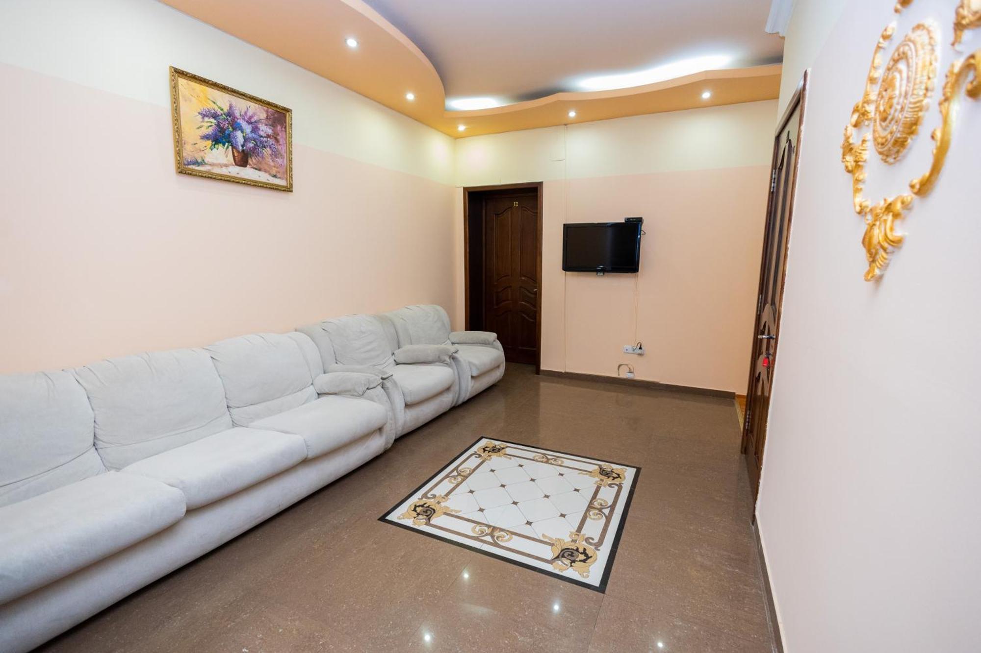 Yan Hotel Yerevan Bagian luar foto