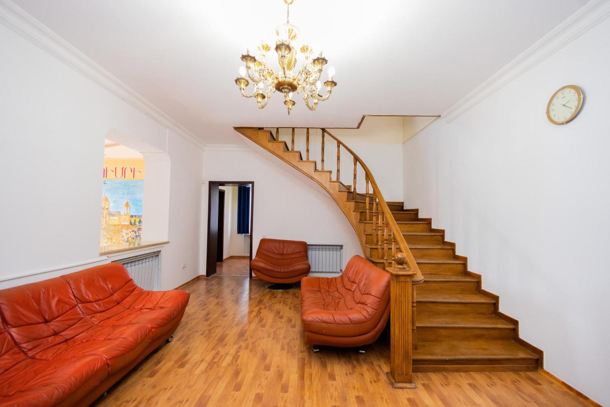 Yan Hotel Yerevan Bagian luar foto